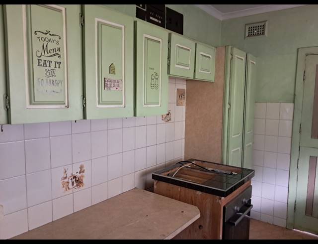 4 BEDROOM HOUSE FOR SALE IN SEA VIEW